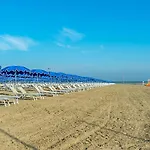 3 Bedroom Awesome In Albarella Ro Vakantiehuis Albarella Island