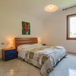 Vakantiehuis 3 Bedroom Awesome In Albarella Ro *