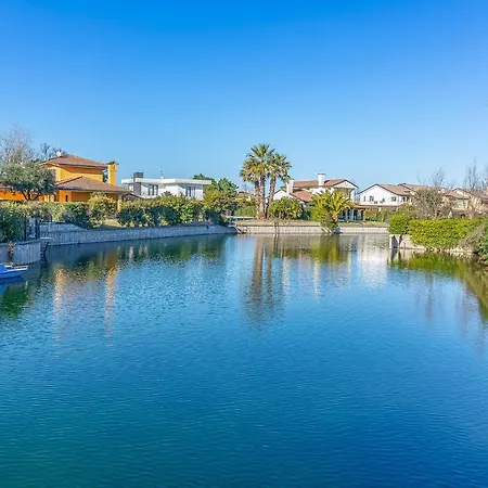3 Bedroom Awesome In Albarella Ro
