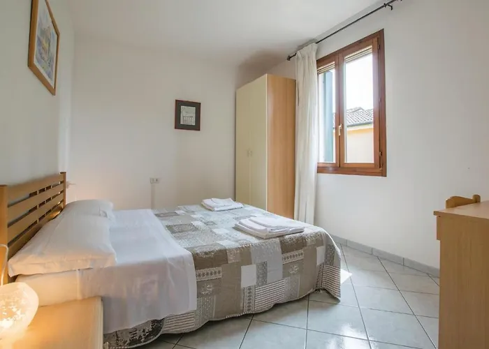 Дом отдыха 3 Bedroom Awesome In Albarella Ro *