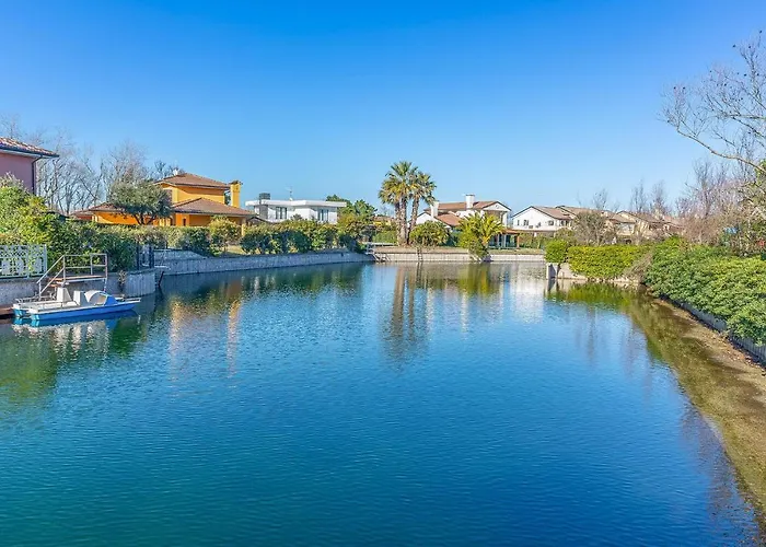 3 Bedroom Awesome In Albarella Ro