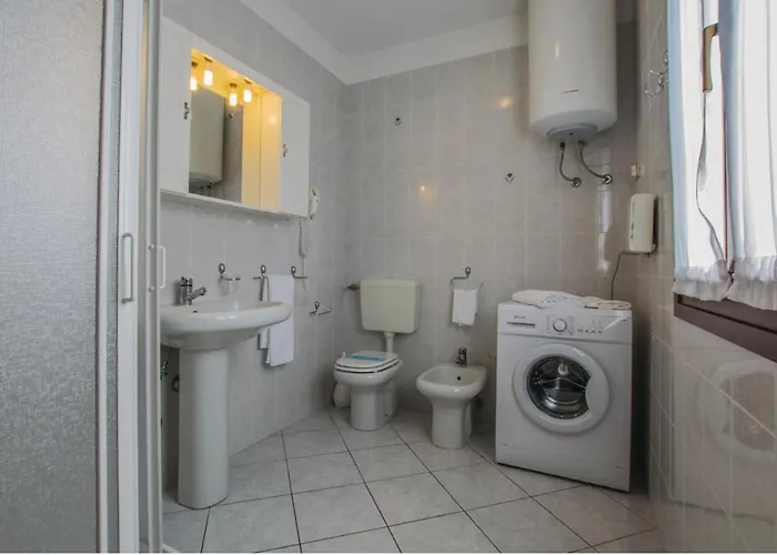 3 Bedroom Awesome In Albarella Ro Изола Альбарелла