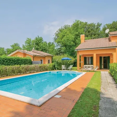 Beautiful In Albarella Ro With Kitchen